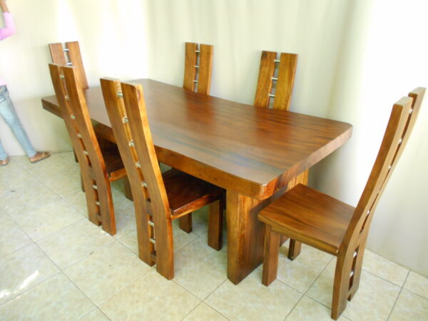 Set meja makan kayu trembesi 6 kursi