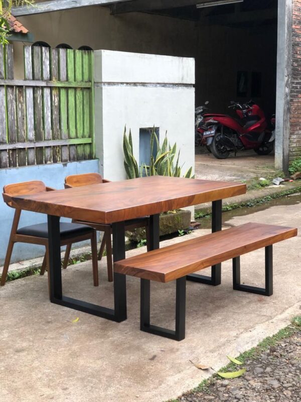 Set meja makan kayu trembesi solid