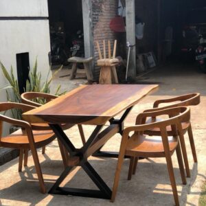 Set meja makan kayu trembesi solid